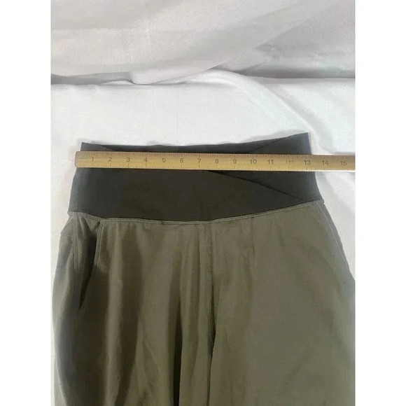 Lululemon Sunset Salutation Crop Leggings Sz 8 Fatigue Green/Ziggy Snake Pockets - Picture 6 of 10